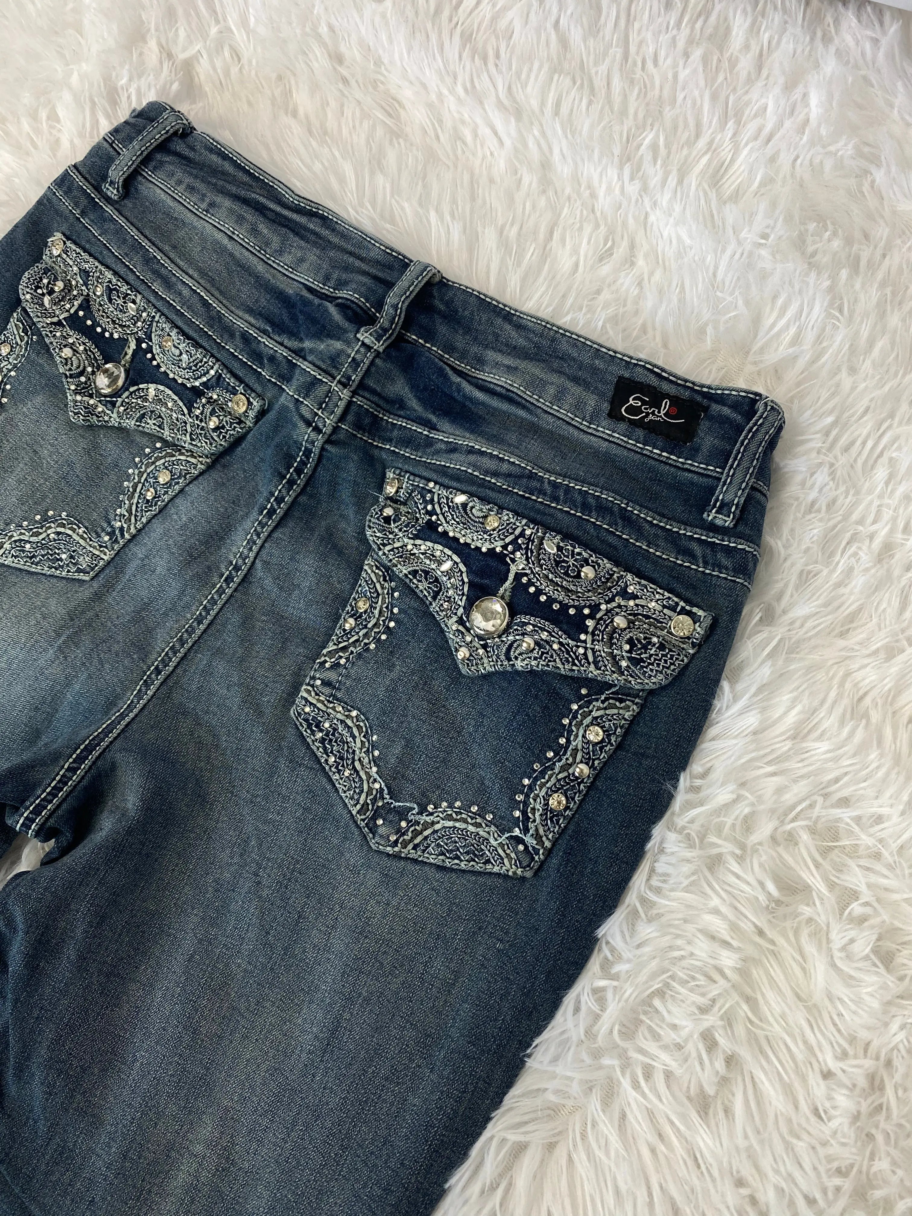 Embroidered Y2K Flared Denim Jeans (S) yv.vintage