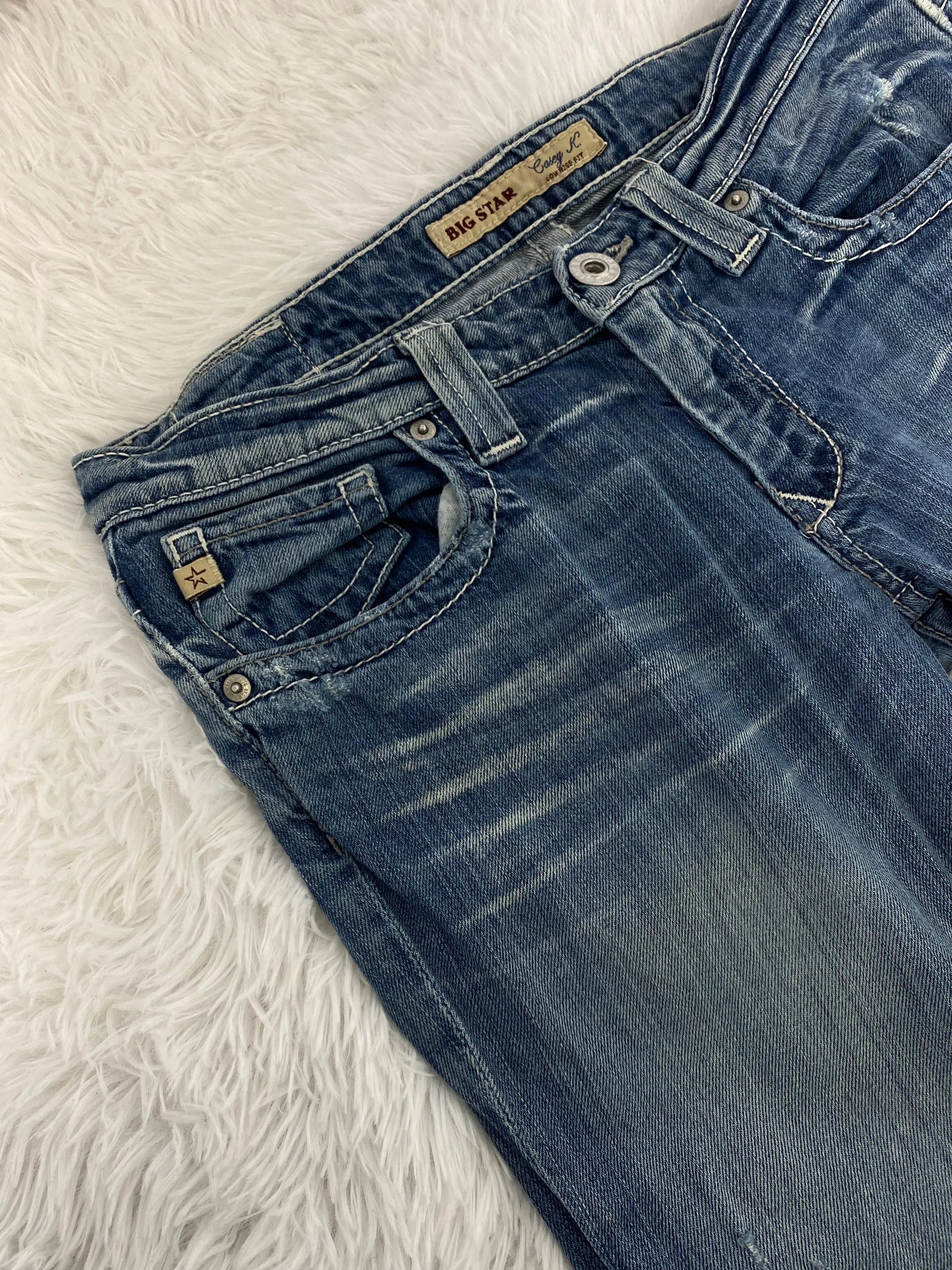 Embroidered Y2K Flared Denim Jeans (S) yv.vintage