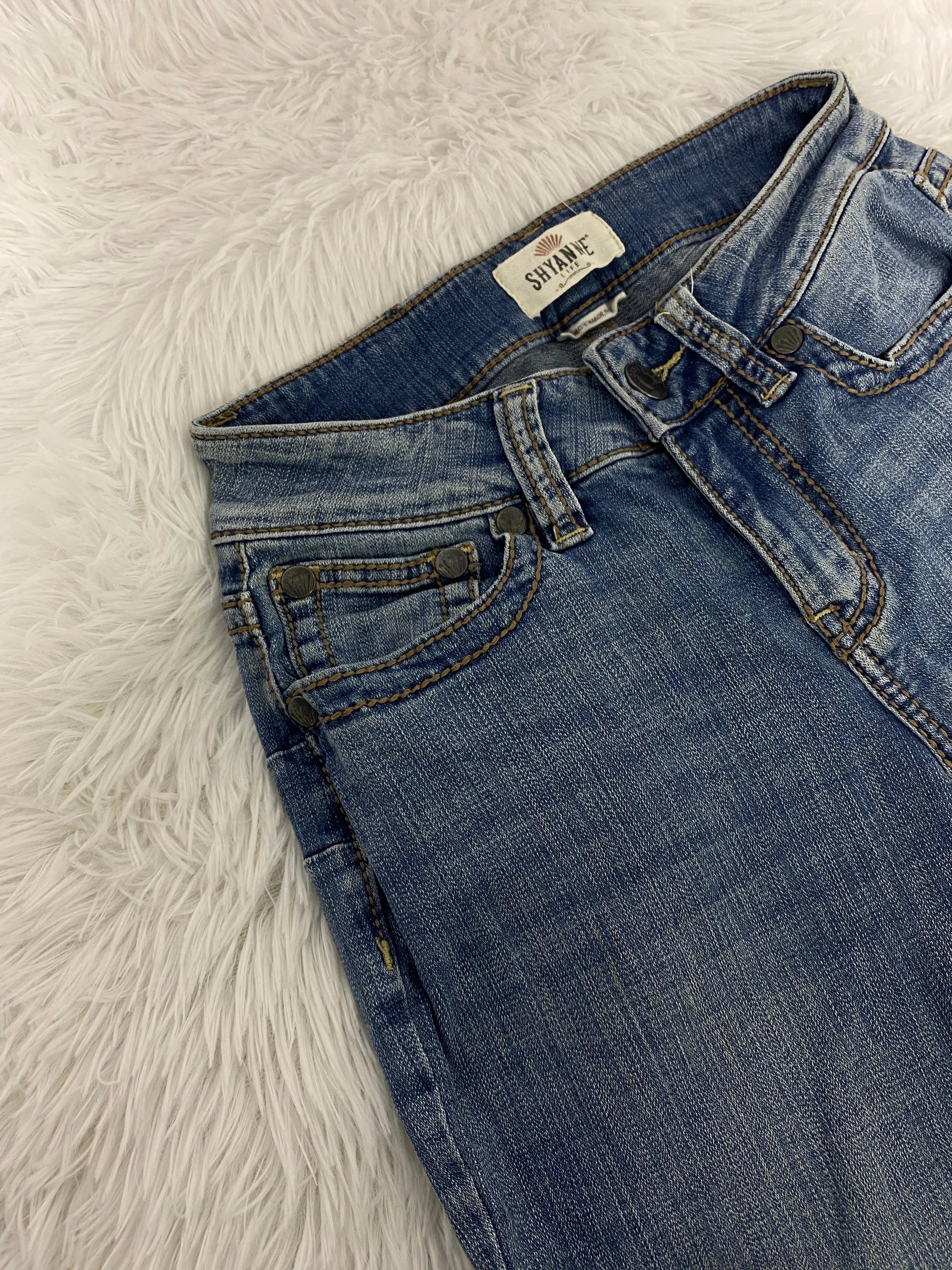 Embroidered Y2K Flared Denim Jeans (XS) yv.vintage