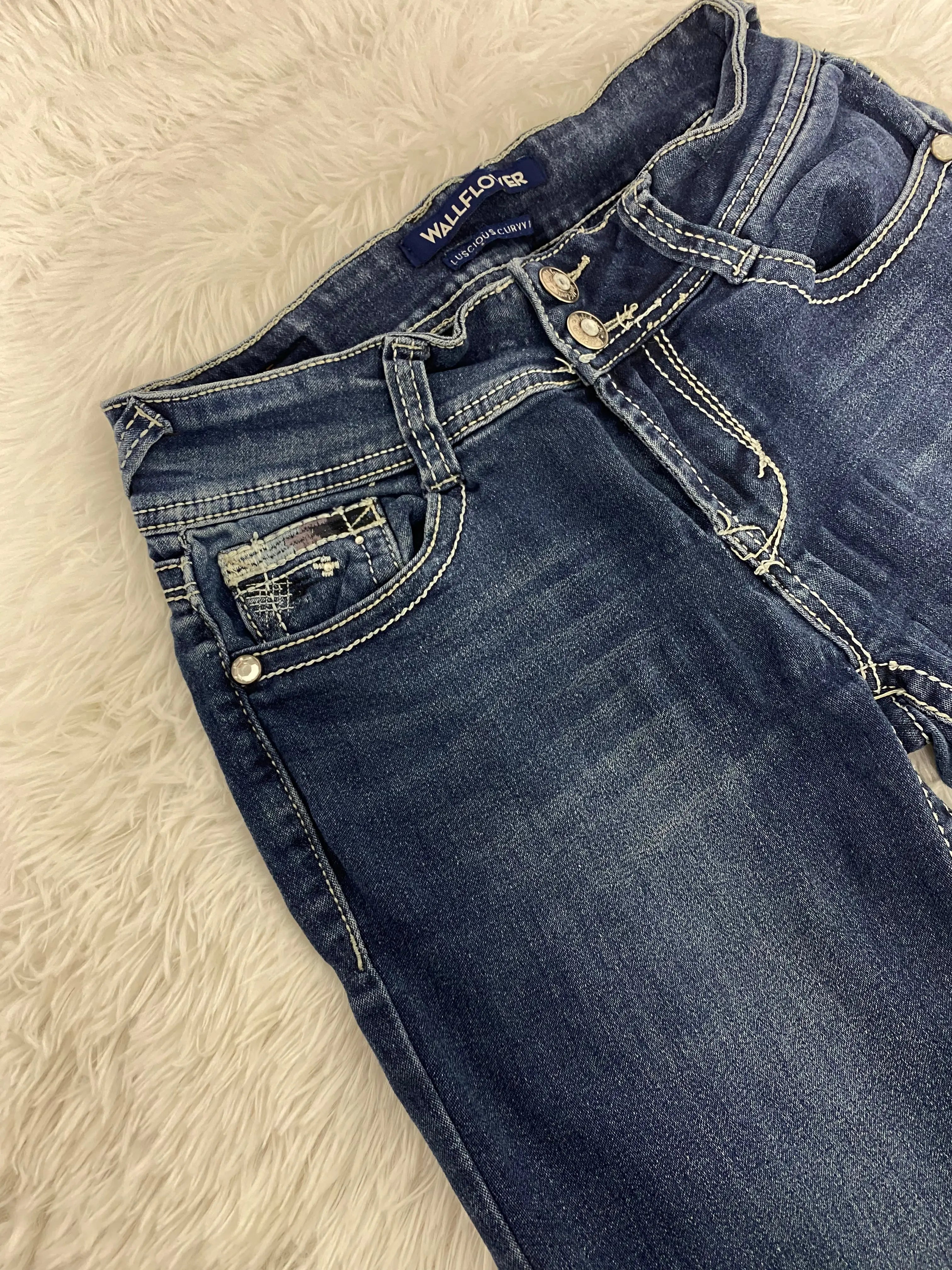 Embroidered Y2K Flared Denim Jeans (XS) yv.vintage