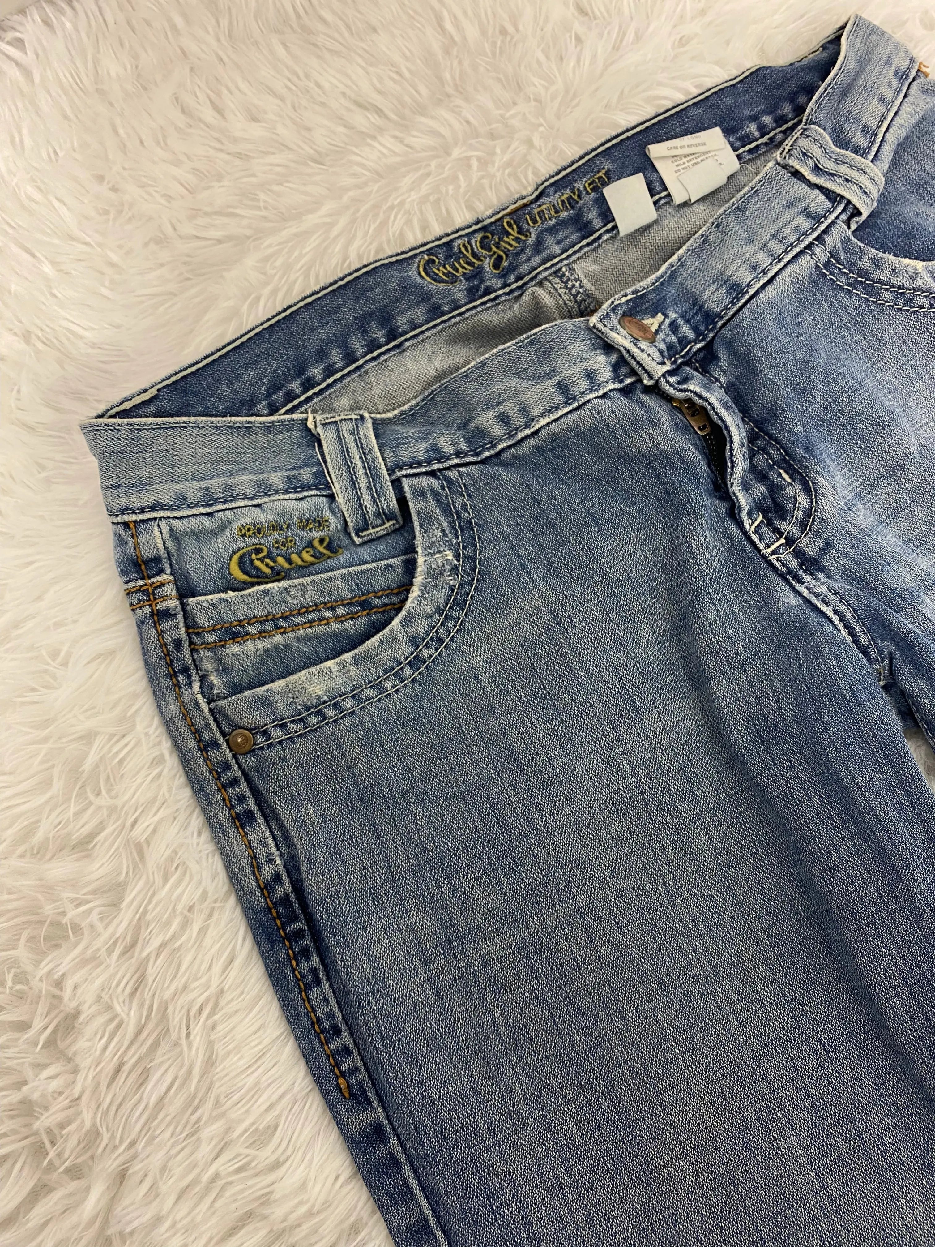 Embroidered Y2K Flared Denim Jeans (M) yv.vintage