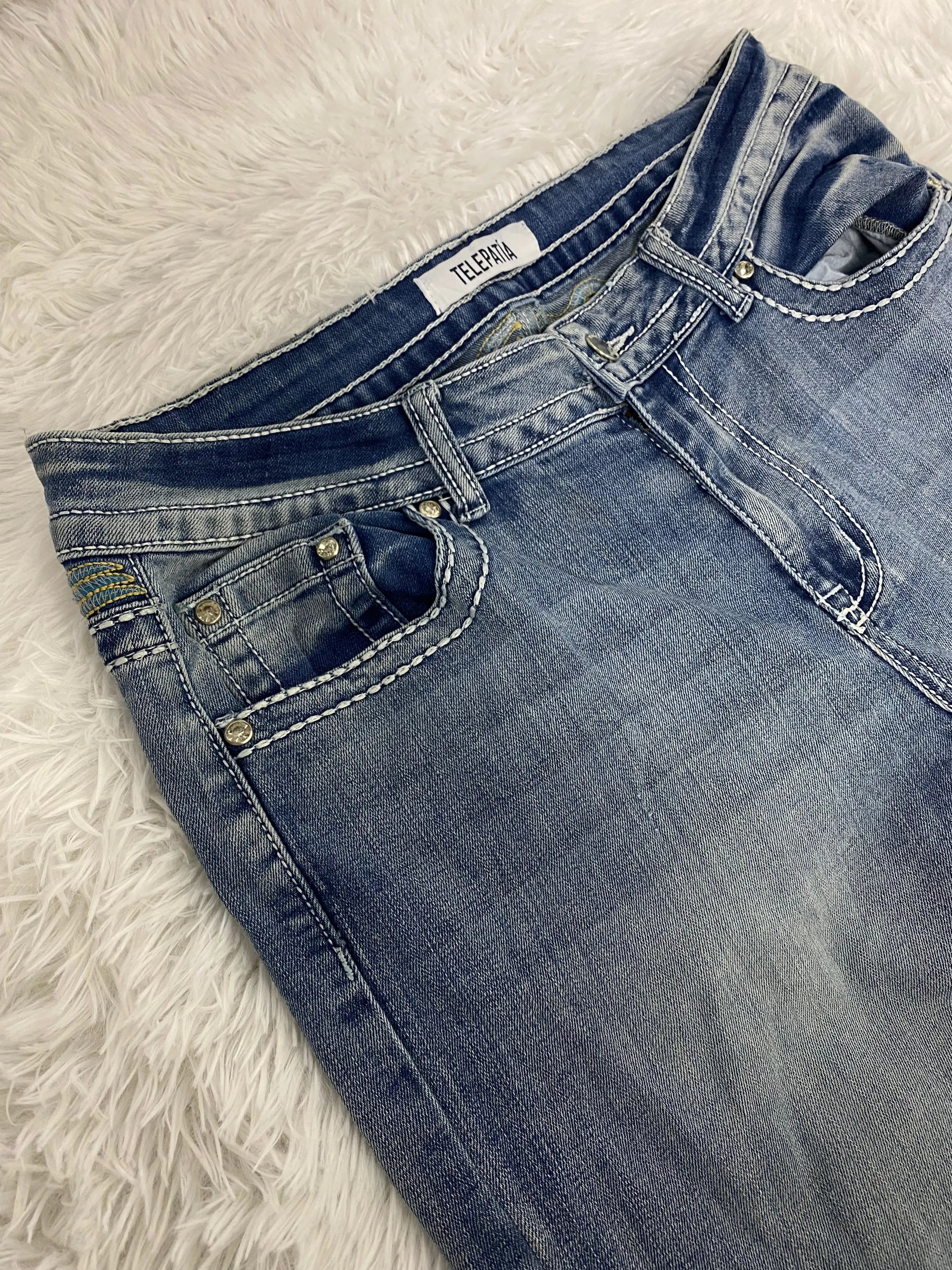 Embroidered Y2K Flared Denim Jeans (M) yv.vintage