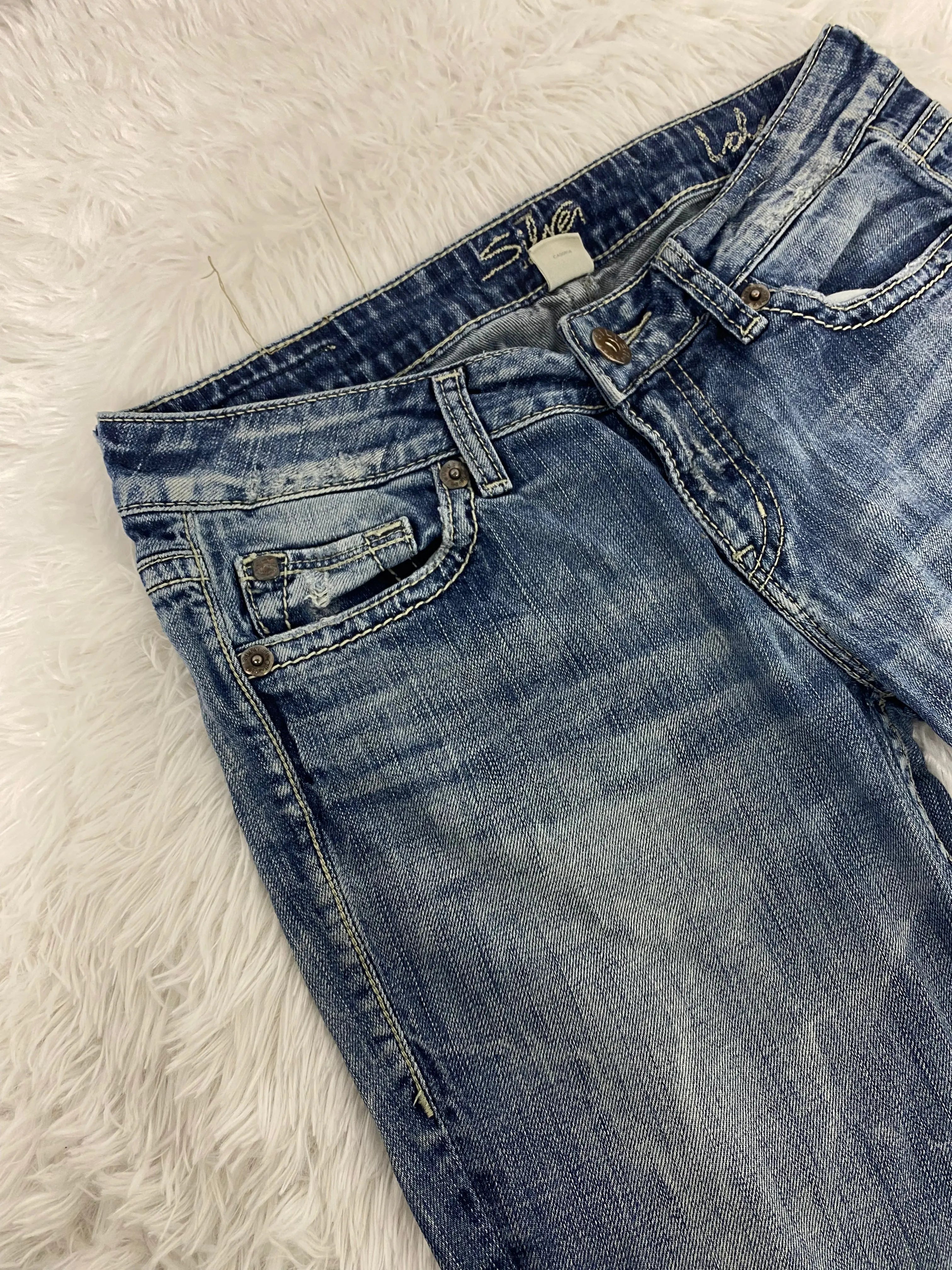 Embroidered Y2K Flared Denim Jeans (M) yv.vintage