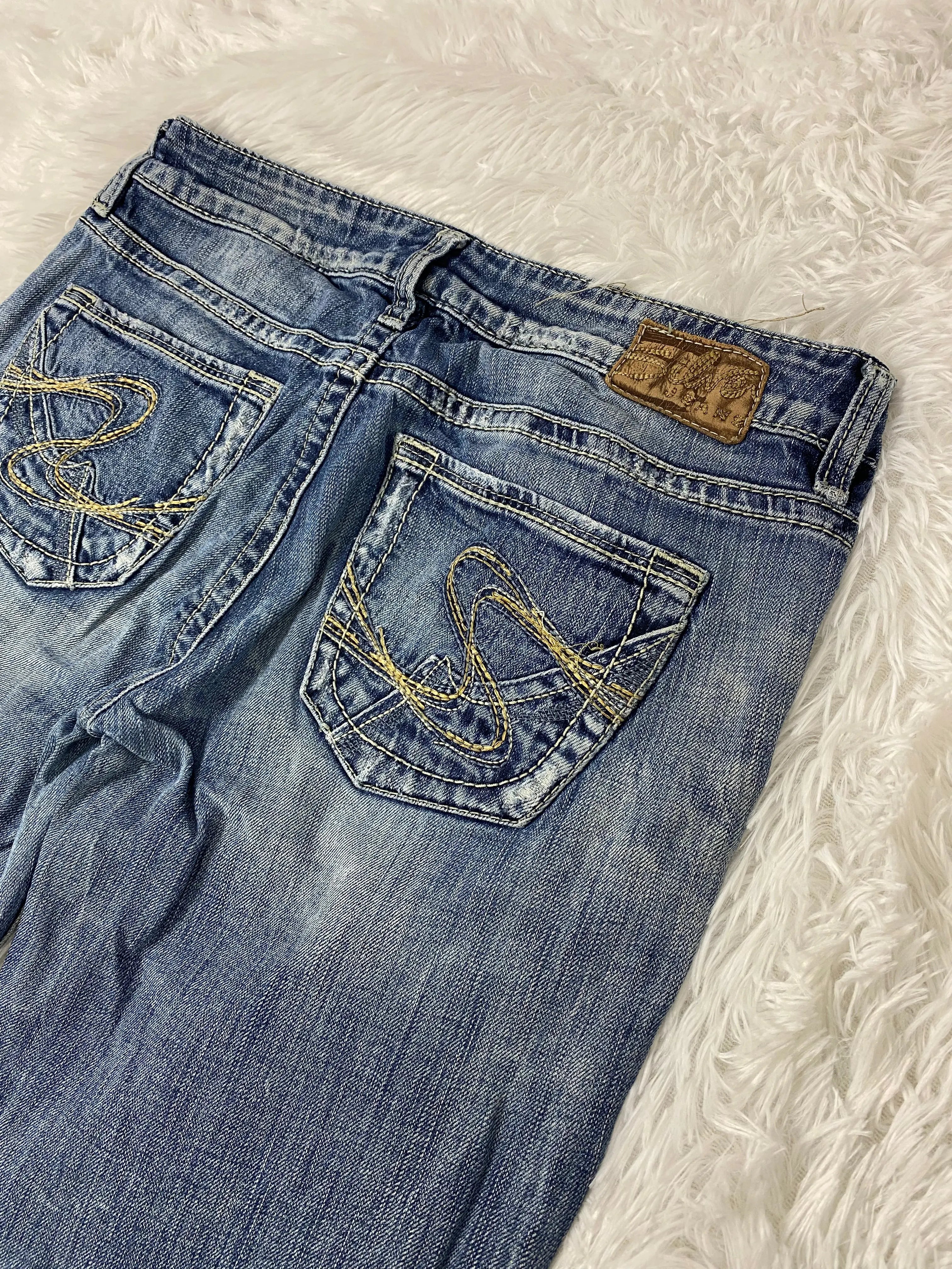 Embroidered Y2K Flared Denim Jeans (M) yv.vintage