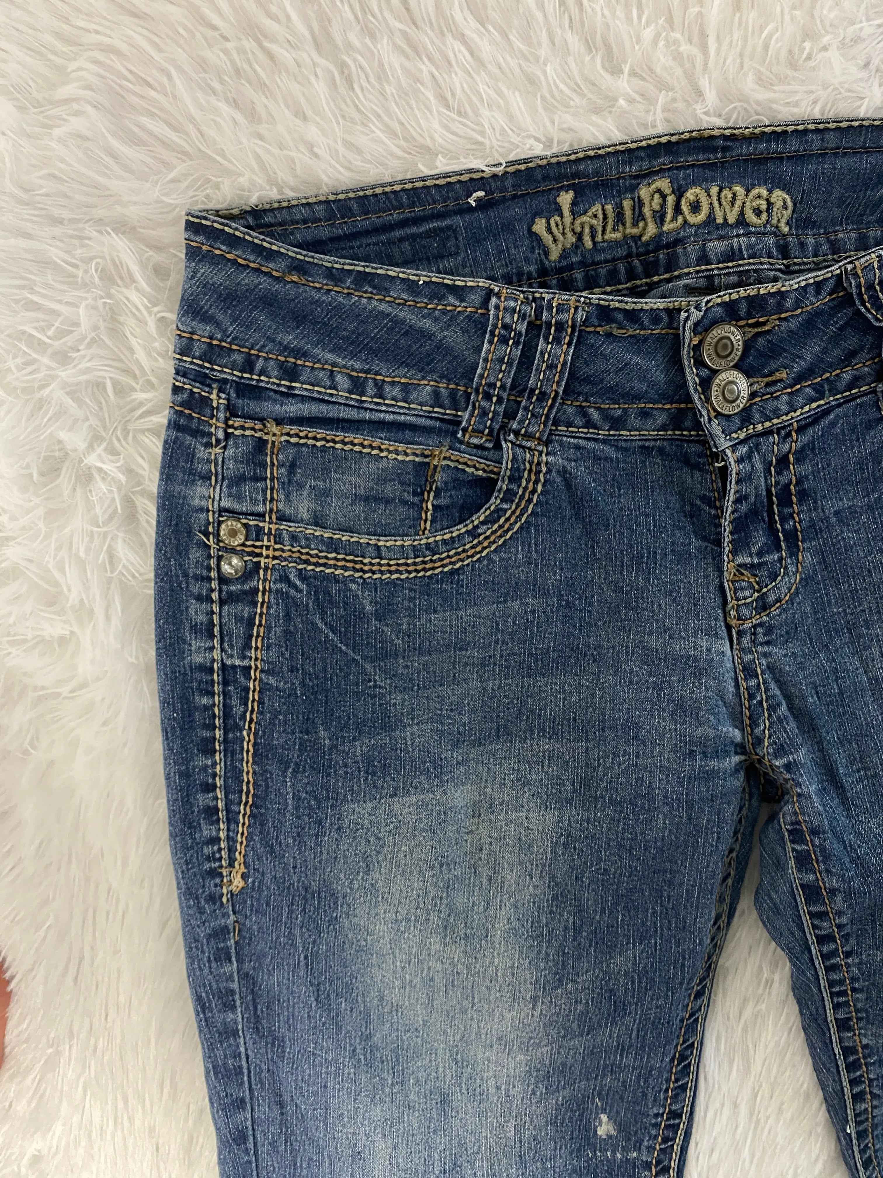 Wallflower Embroidered Y2K Flared Denim Jeans (Grösse-L)
