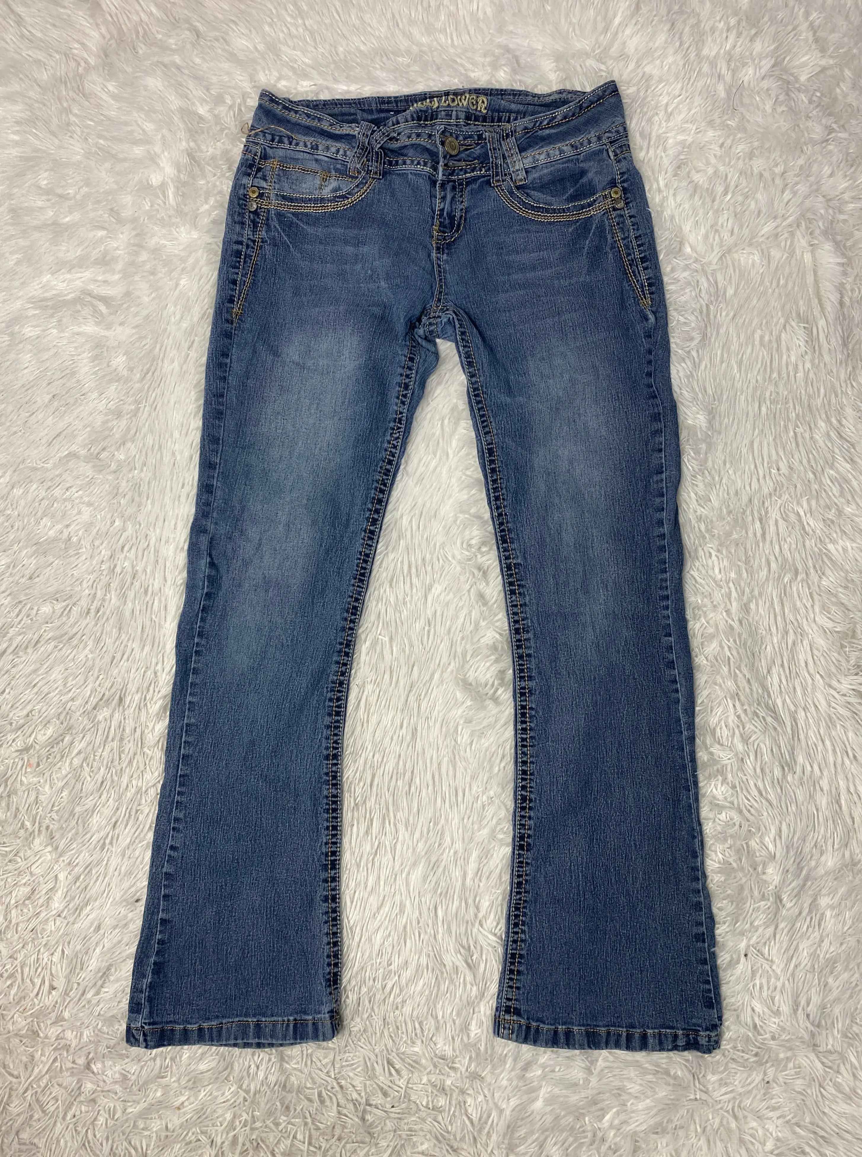 Wallflower Embroidered Y2K Flared Denim Jeans (Grösse-M)