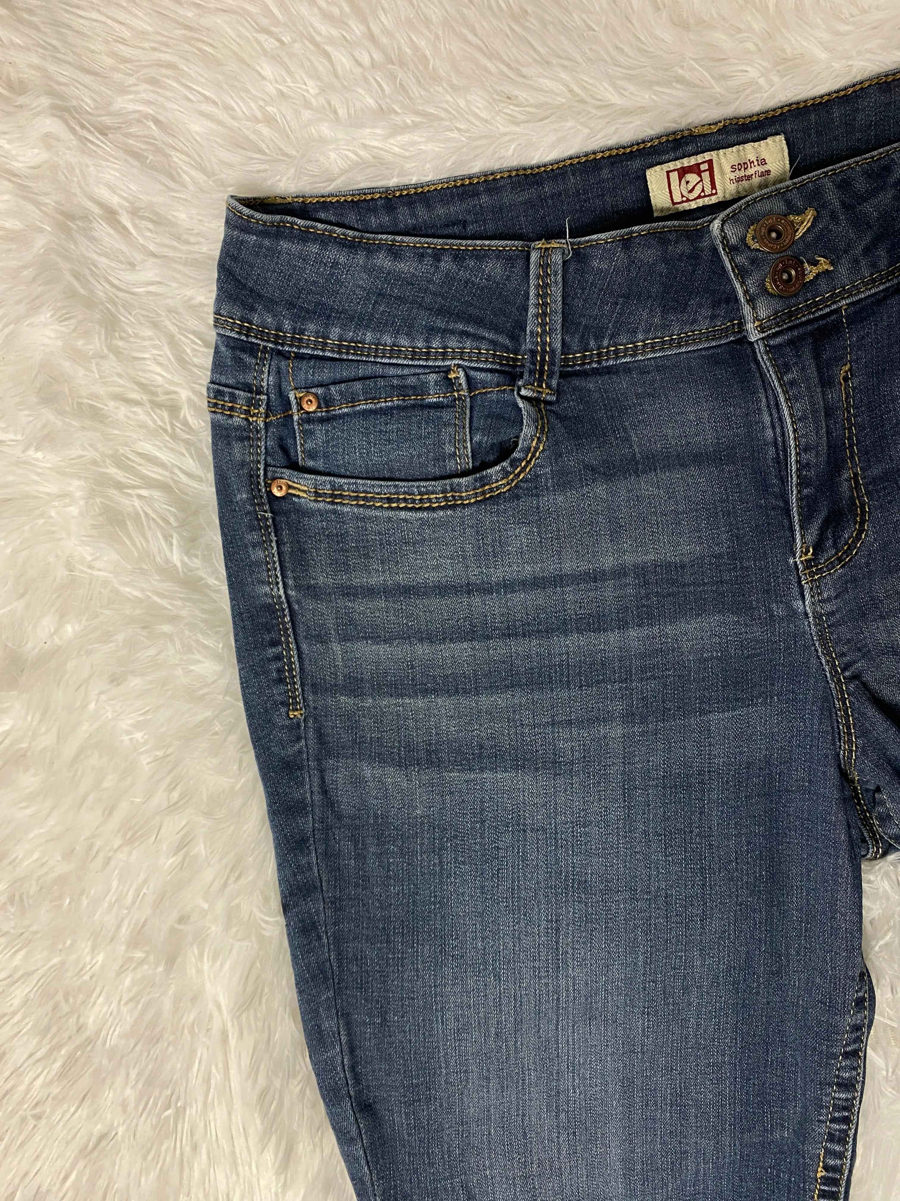 L.e.i Embroidered Y2K Flared Denim Jeans (Grösse-L)