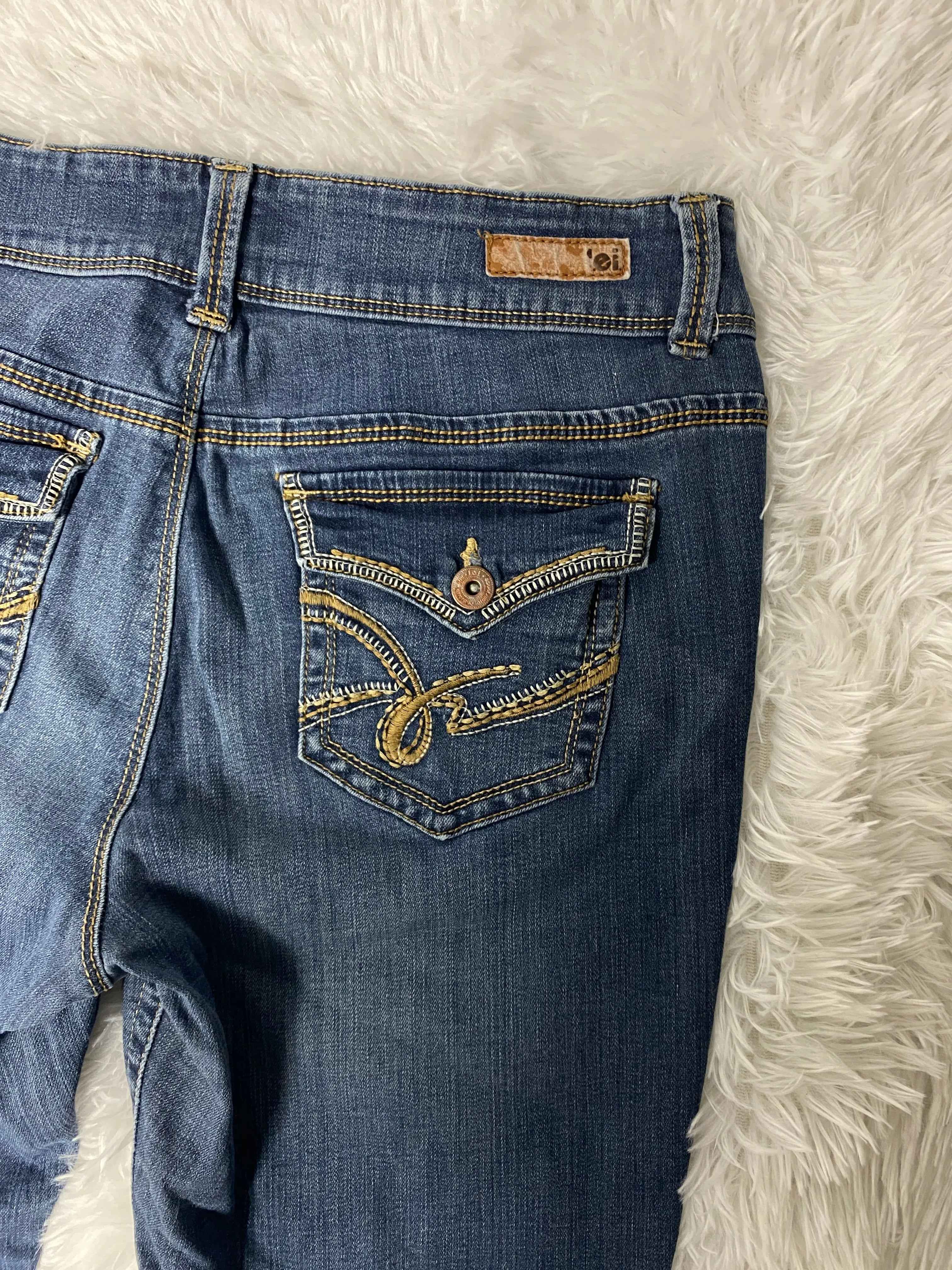 L.e.i Embroidered Y2K Flared Denim Jeans (Grösse-L)