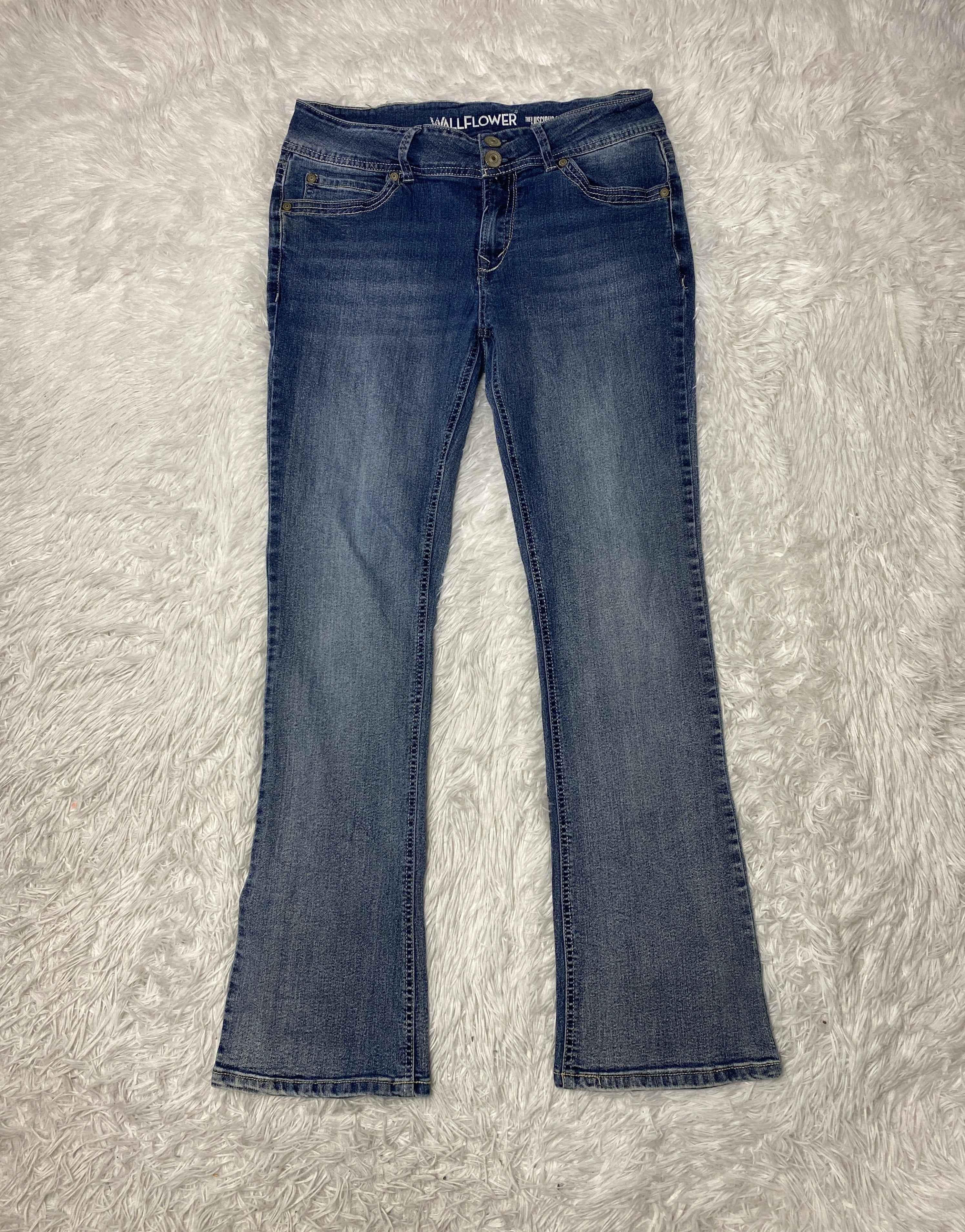 Wallflower Embroidered Y2K Flared Denim Jeans (Grösse-M)