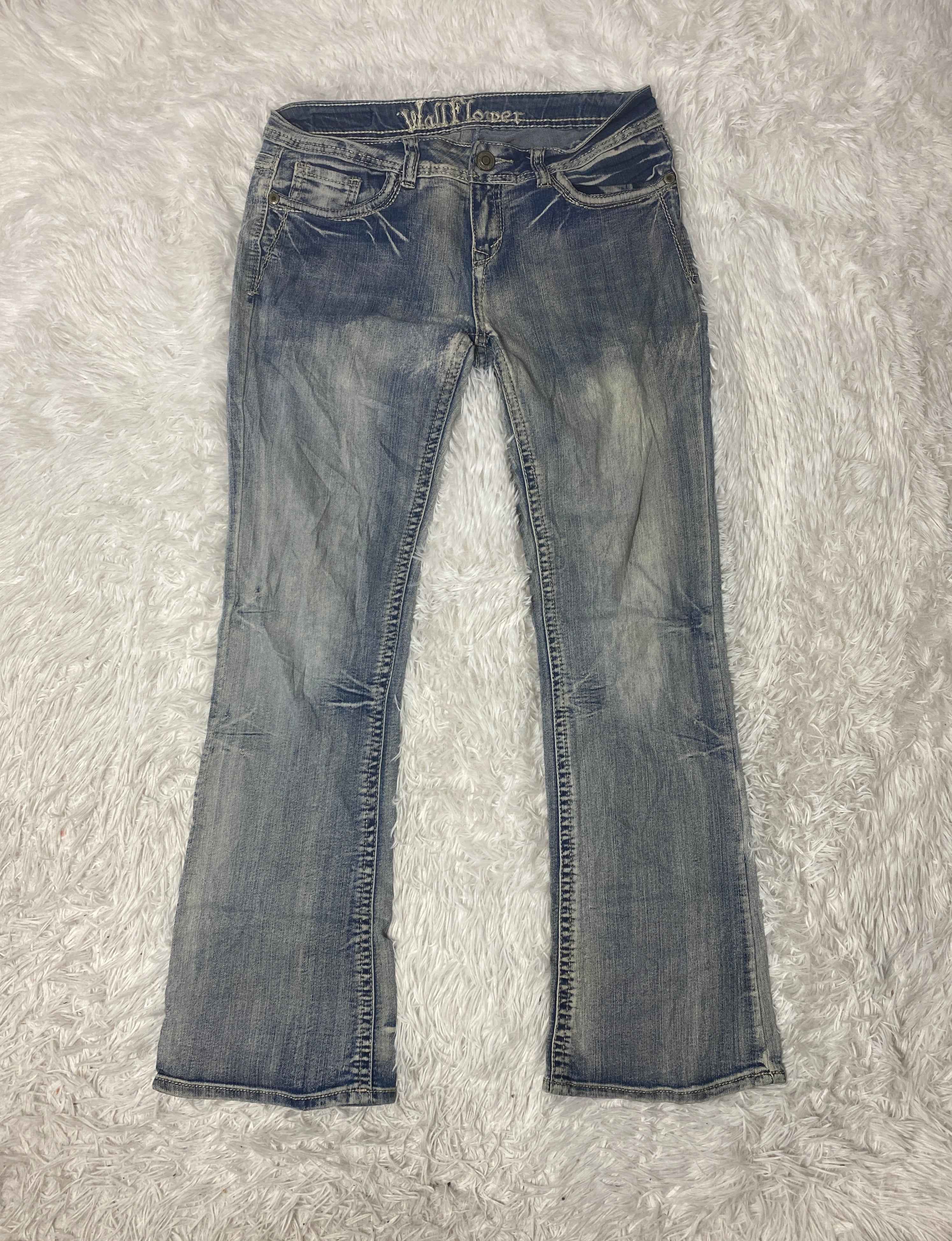 Wallflower Embroidered Y2K Flared Denim Jeans (Grösse-M)