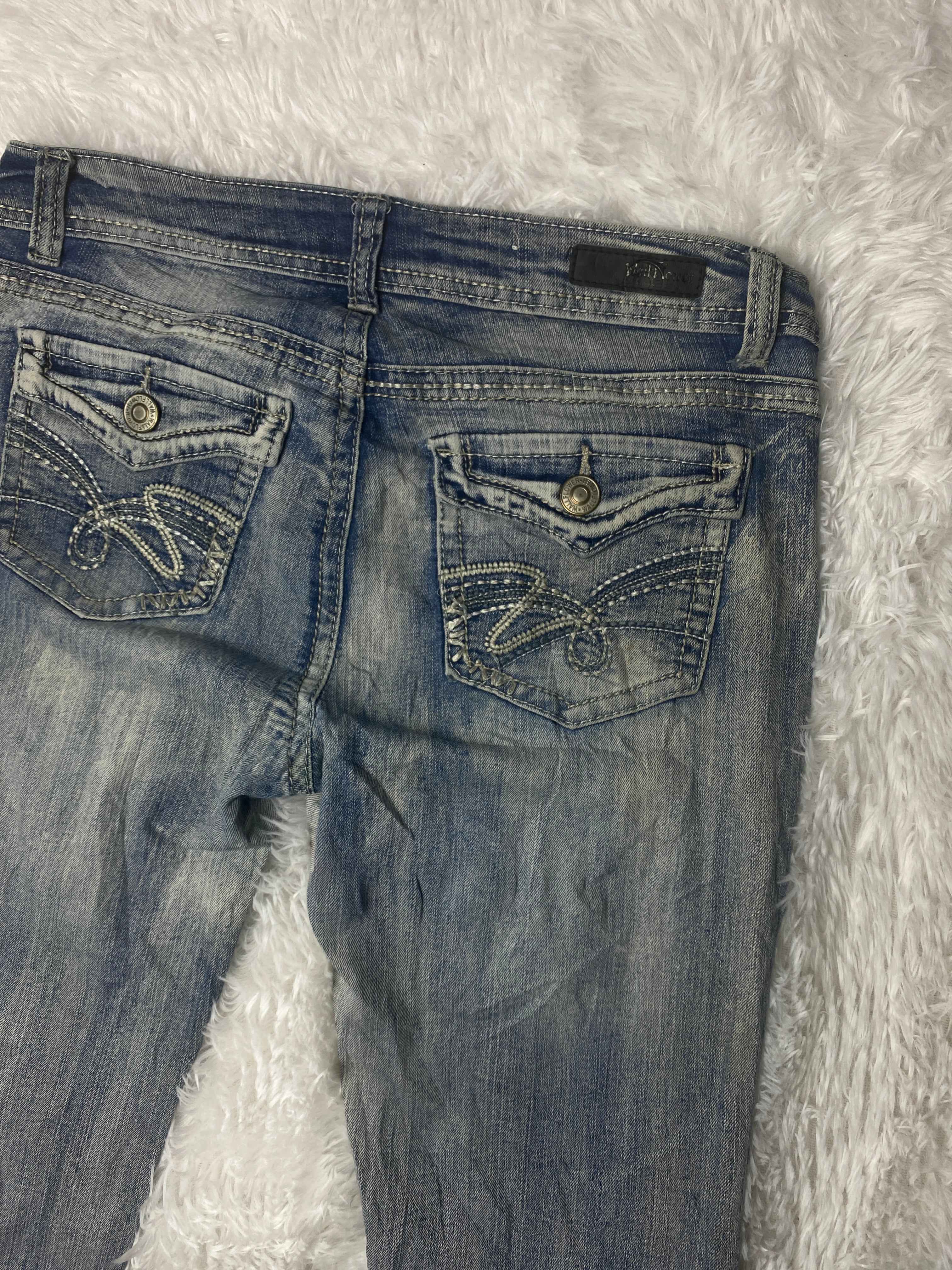 Wallflower Embroidered Y2K Flared Denim Jeans (Grösse-M)
