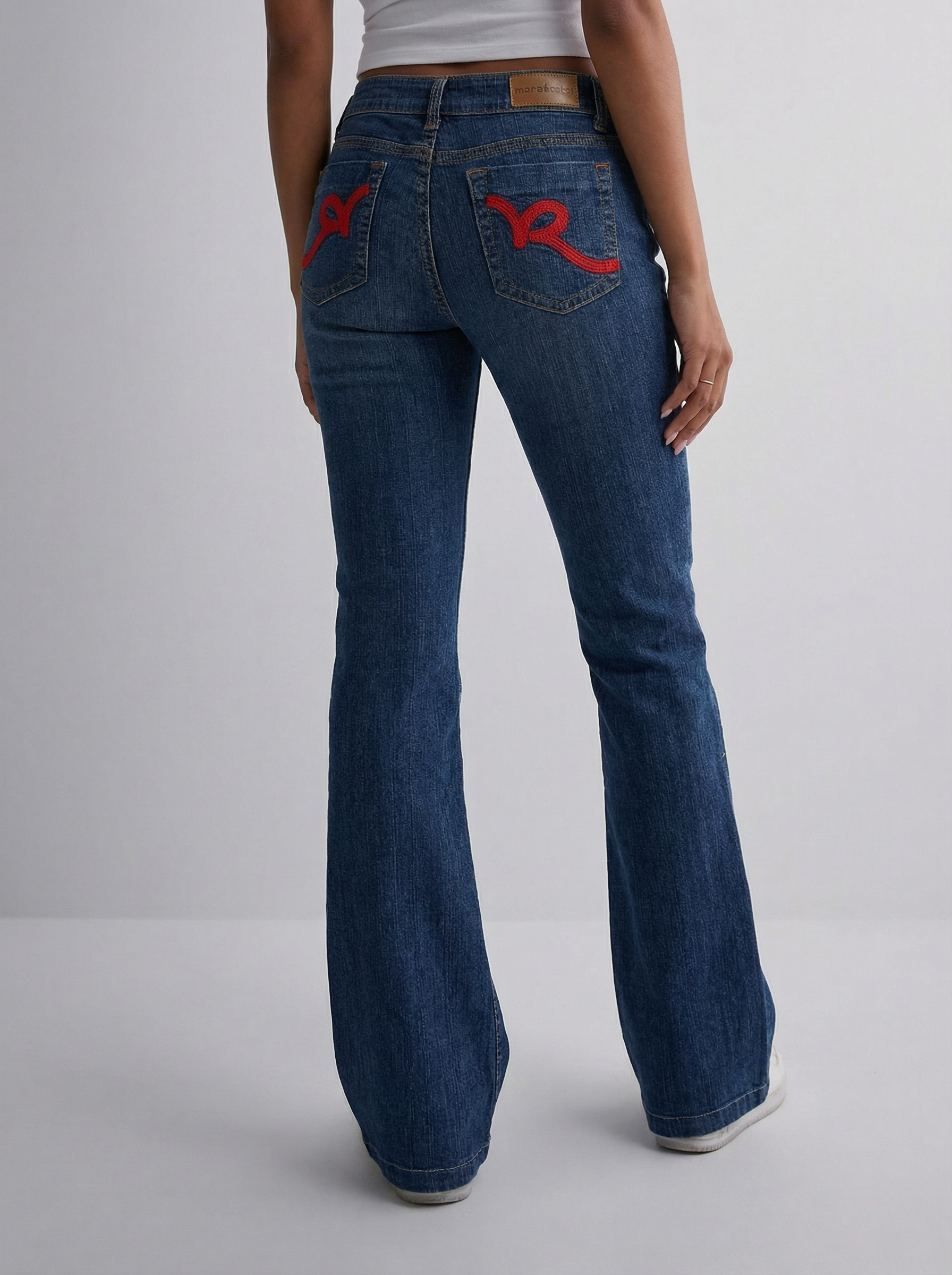 Rocawear Embroidered Y2K Flared Denim Jeans (L) yv.vintage